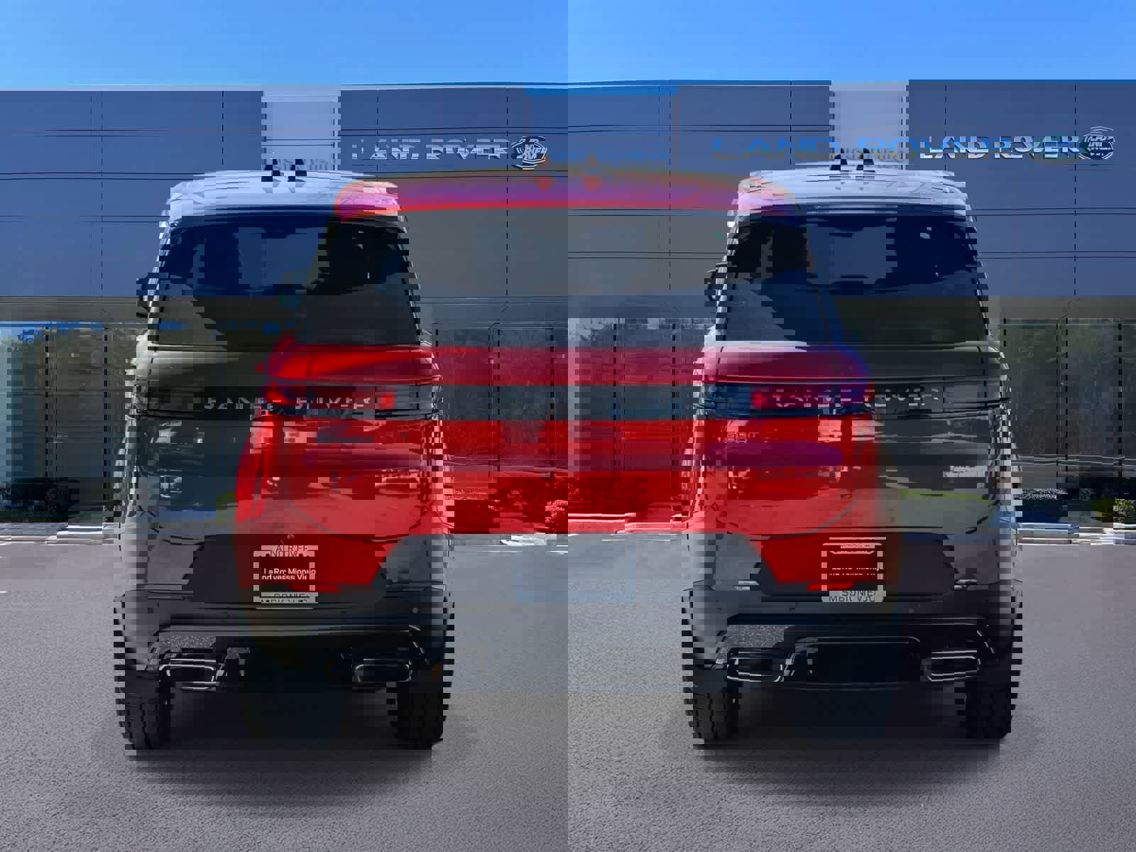 Used 2025 Land Rover Range Rover Sport image 5