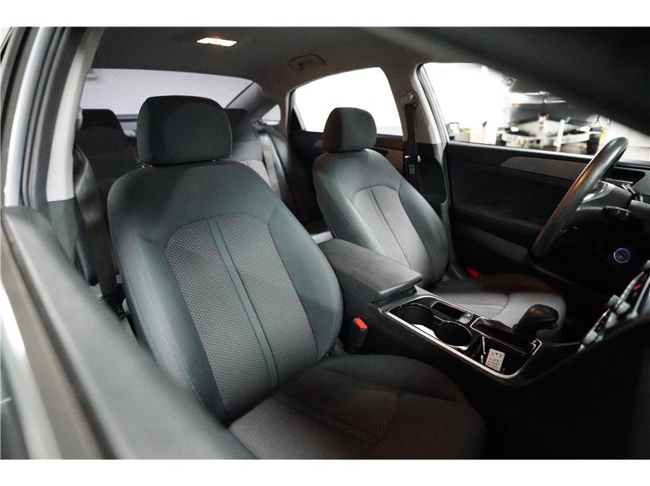 Used 2018 Hyundai Sonata SE w/ Cargo Package image 12