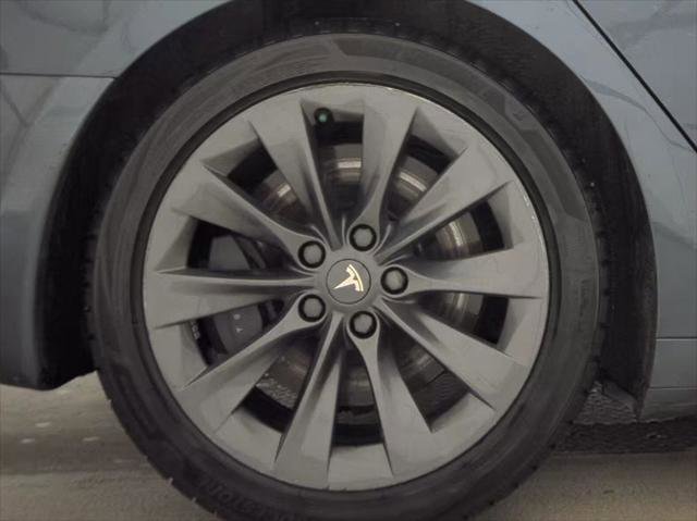 Used 2020 Tesla Model S Long Range image 24