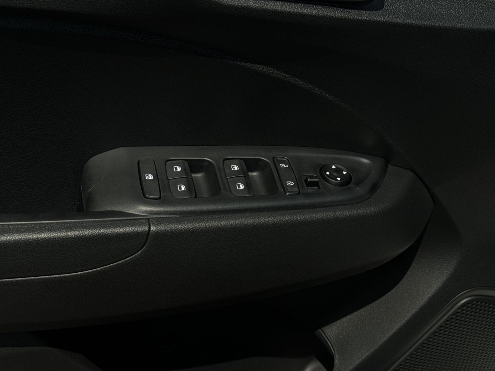New 2026 Hyundai Venue SE FWD image 15