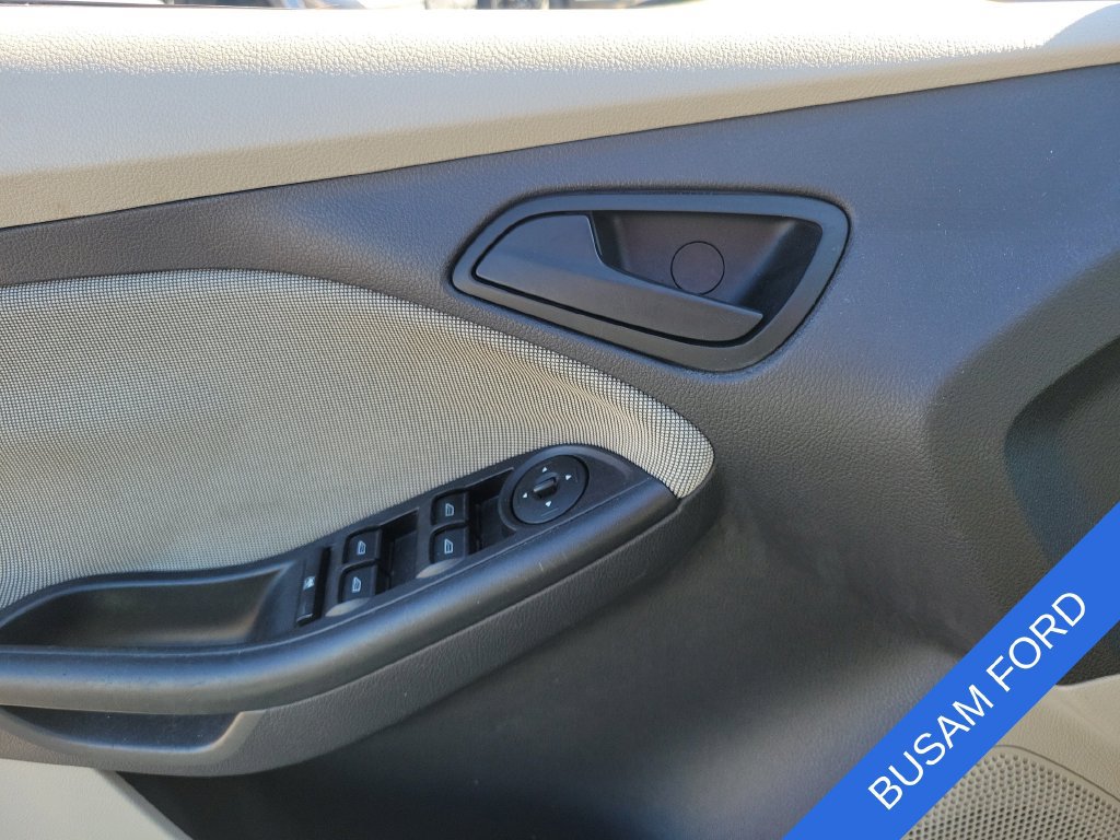Used 2012 Ford Focus SE FWD image 15