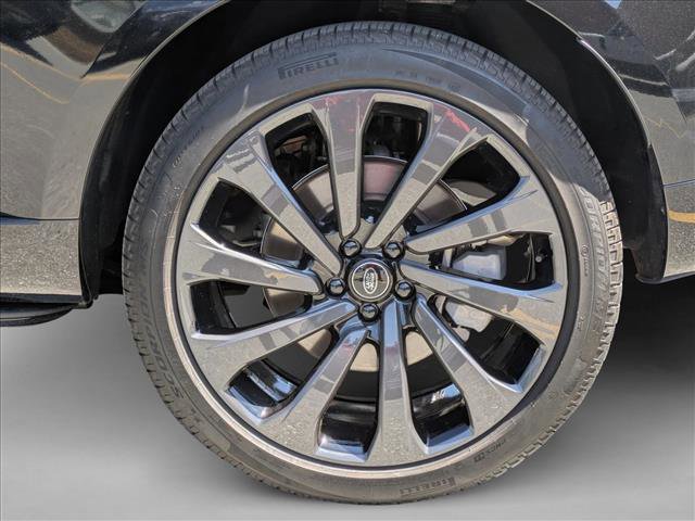 Certified 2025 Land Rover Range Rover SE AWD/4WD image 25
