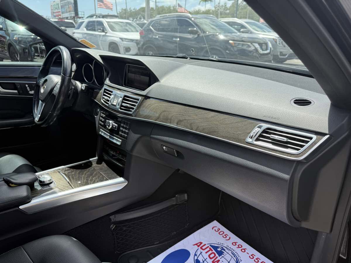 Used 2015 Mercedes-Benz E 350 4MATIC Sedan image 22