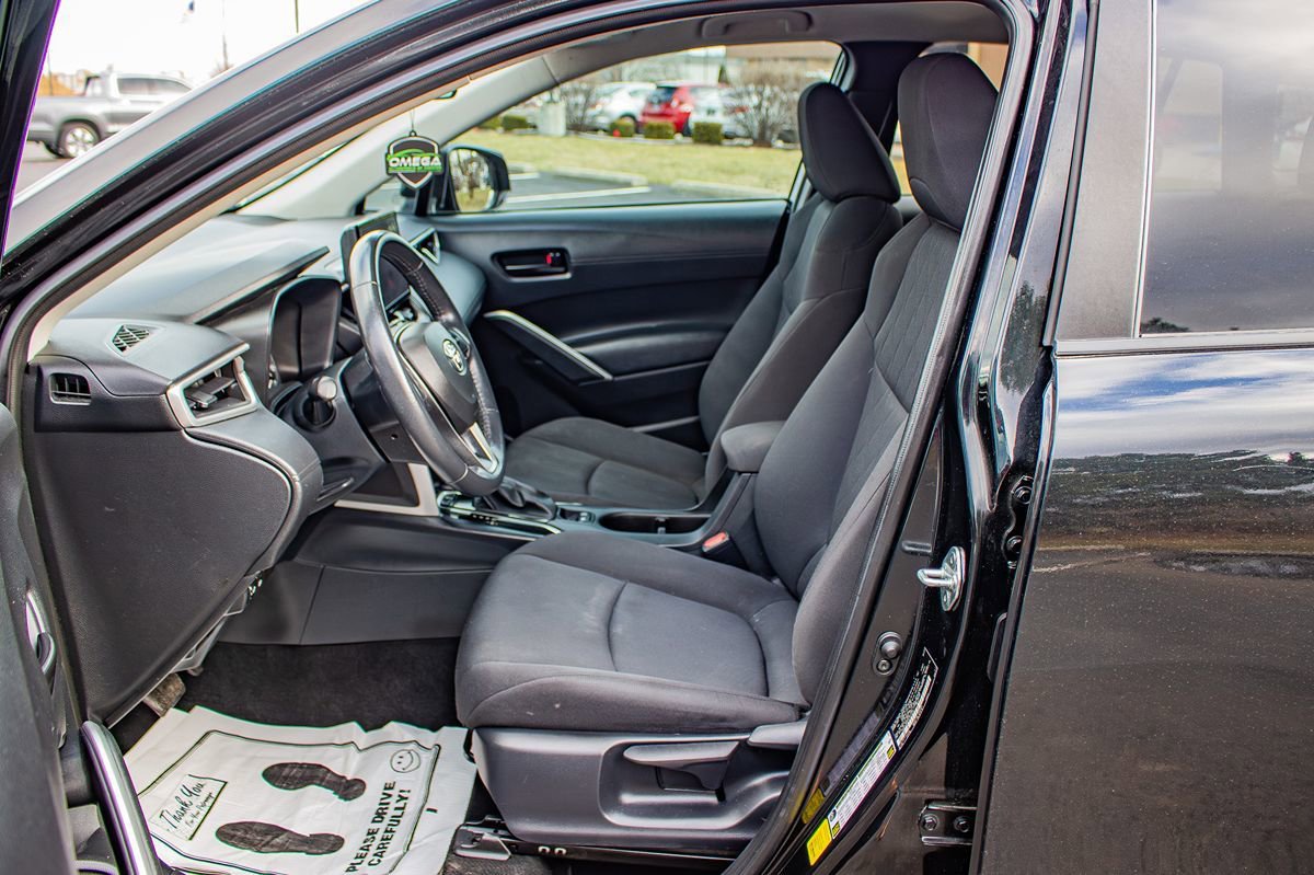 Used 2023 Toyota Corolla Cross LE FWD image 12