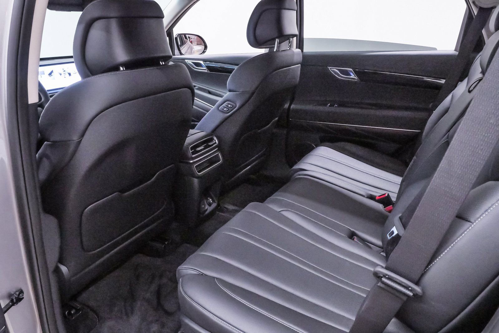 Certified 2025 Genesis GV80 2.5T Standard image 10