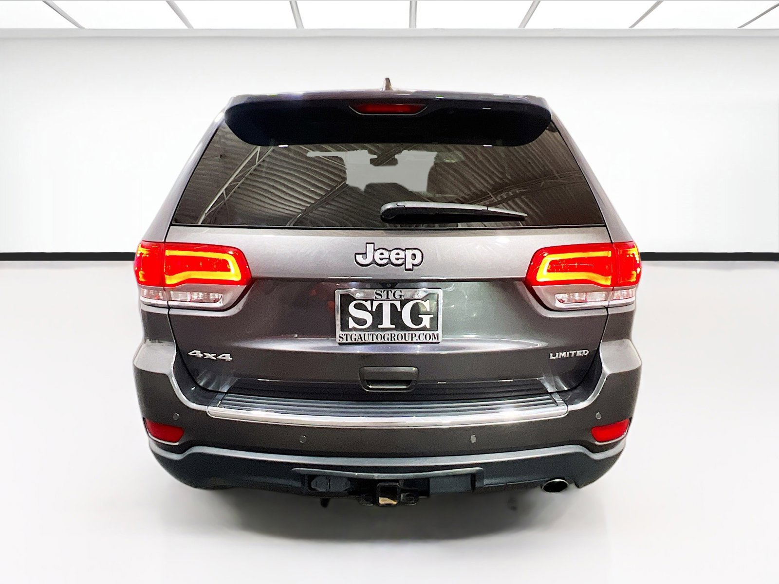 Used 2017 Jeep Grand Cherokee Limited AWD/4WD image 5