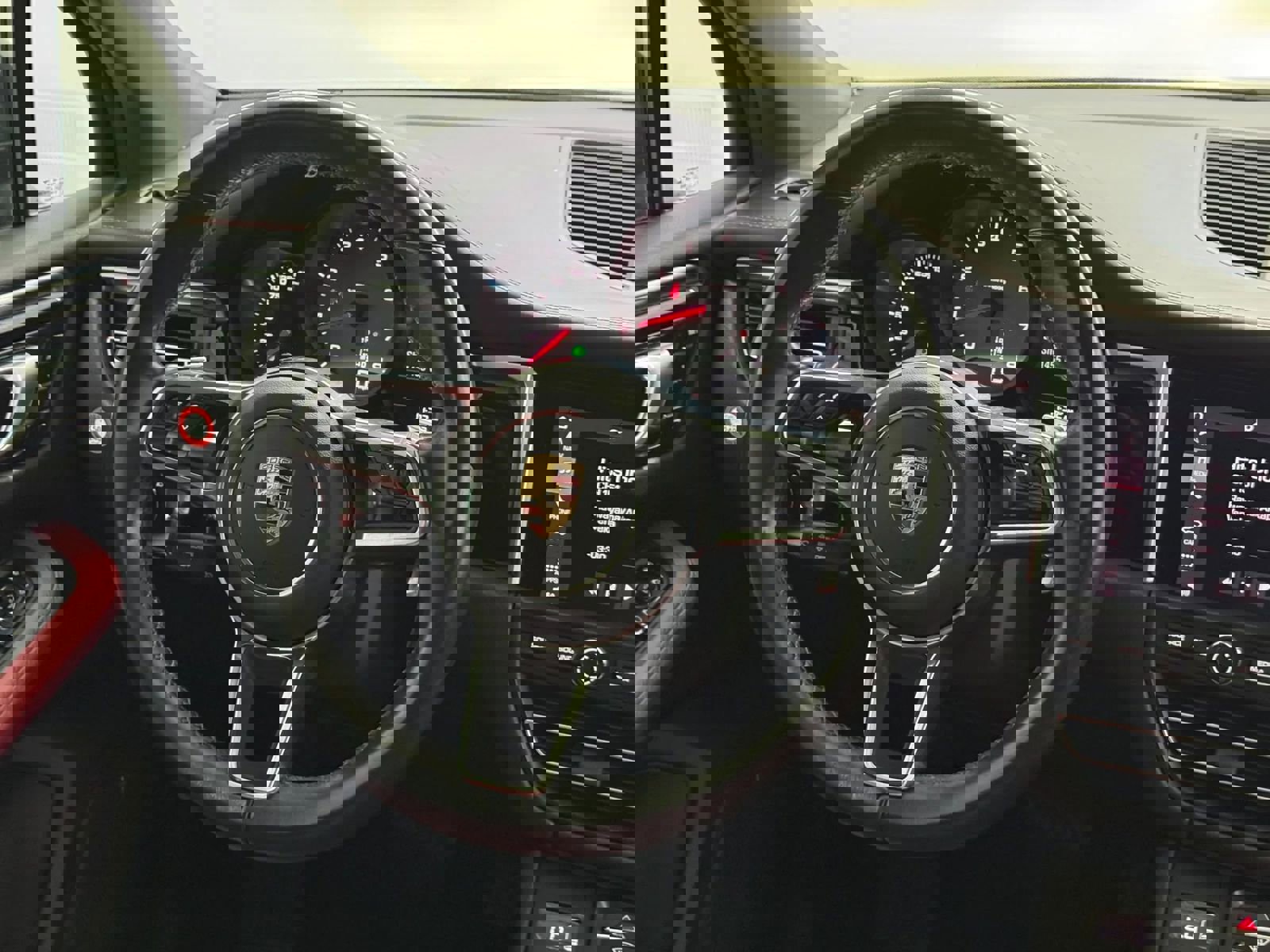 Used 2019 Porsche Macan S w/ Premium Package Plus image 19