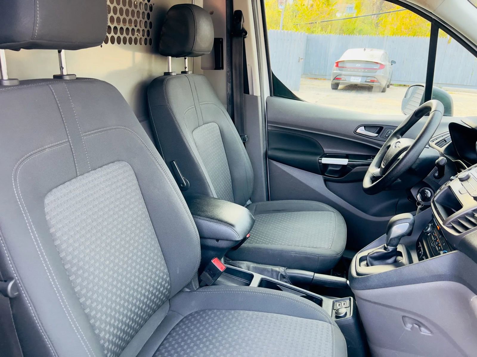 Used 2020 Ford Transit Connect XLT FWD image 11