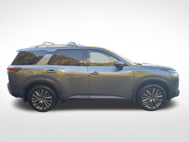 Used 2024 Nissan Pathfinder SL w/ SL Premium Package AWD/4WD image 8