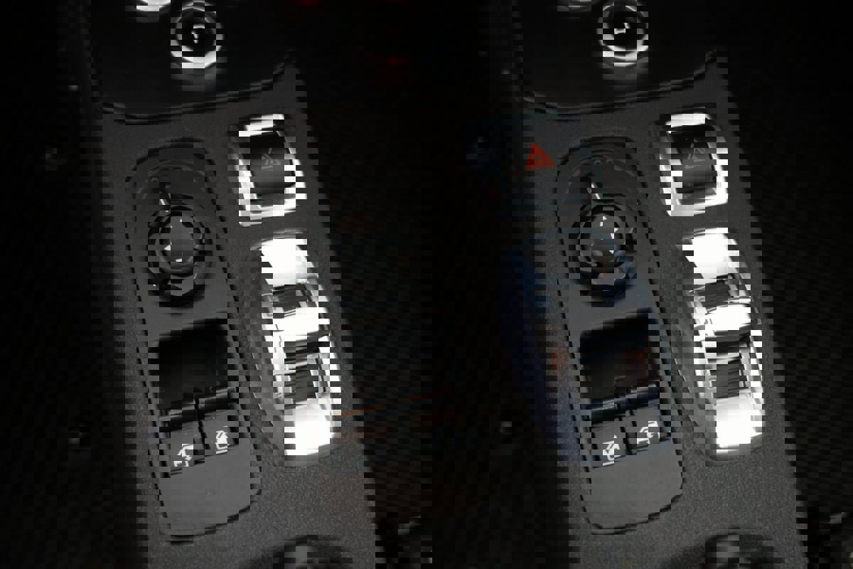 Used 2015 Alfa Romeo 4C Coupe w/ Leather Interior Group image 14