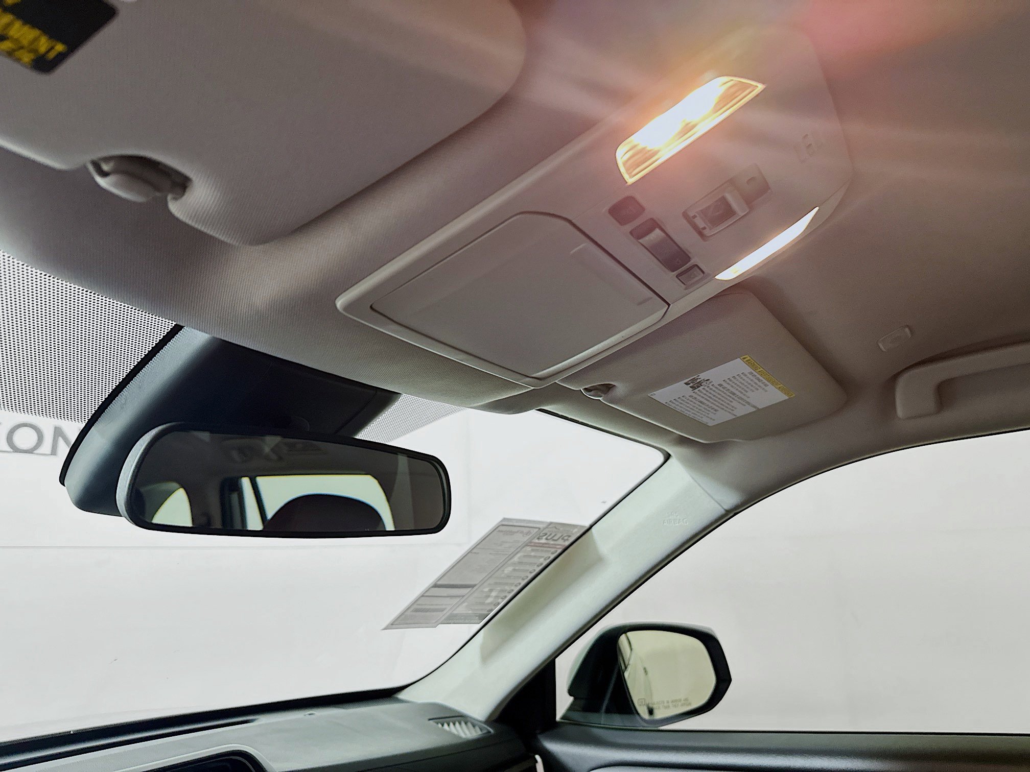 Used 2023 Toyota Highlander L image 18