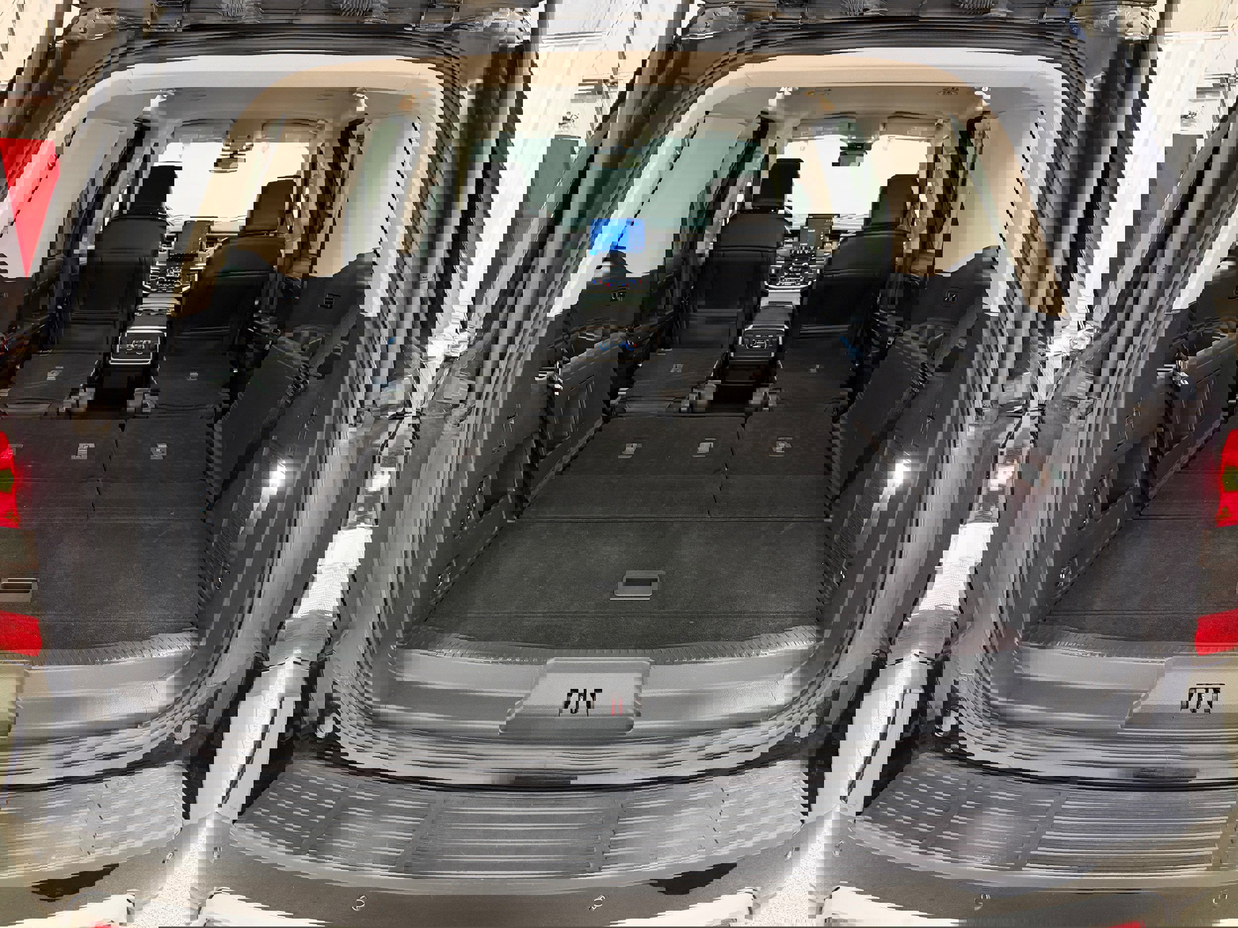 Certified 2024 Ford Expedition XLT image 33