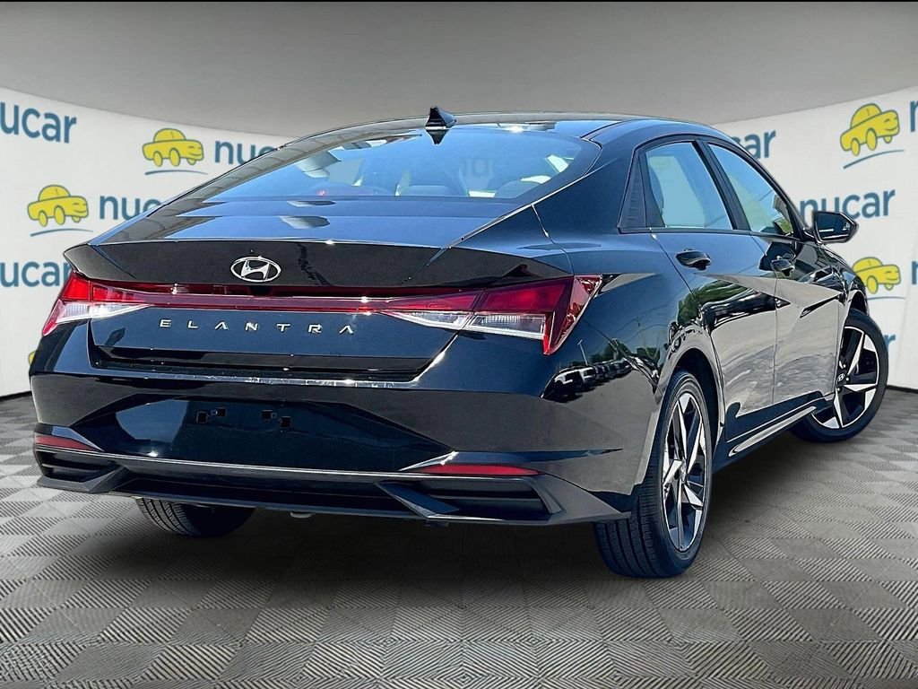 Used 2023 Hyundai Elantra SEL w/ Convenience Package FWD image 6