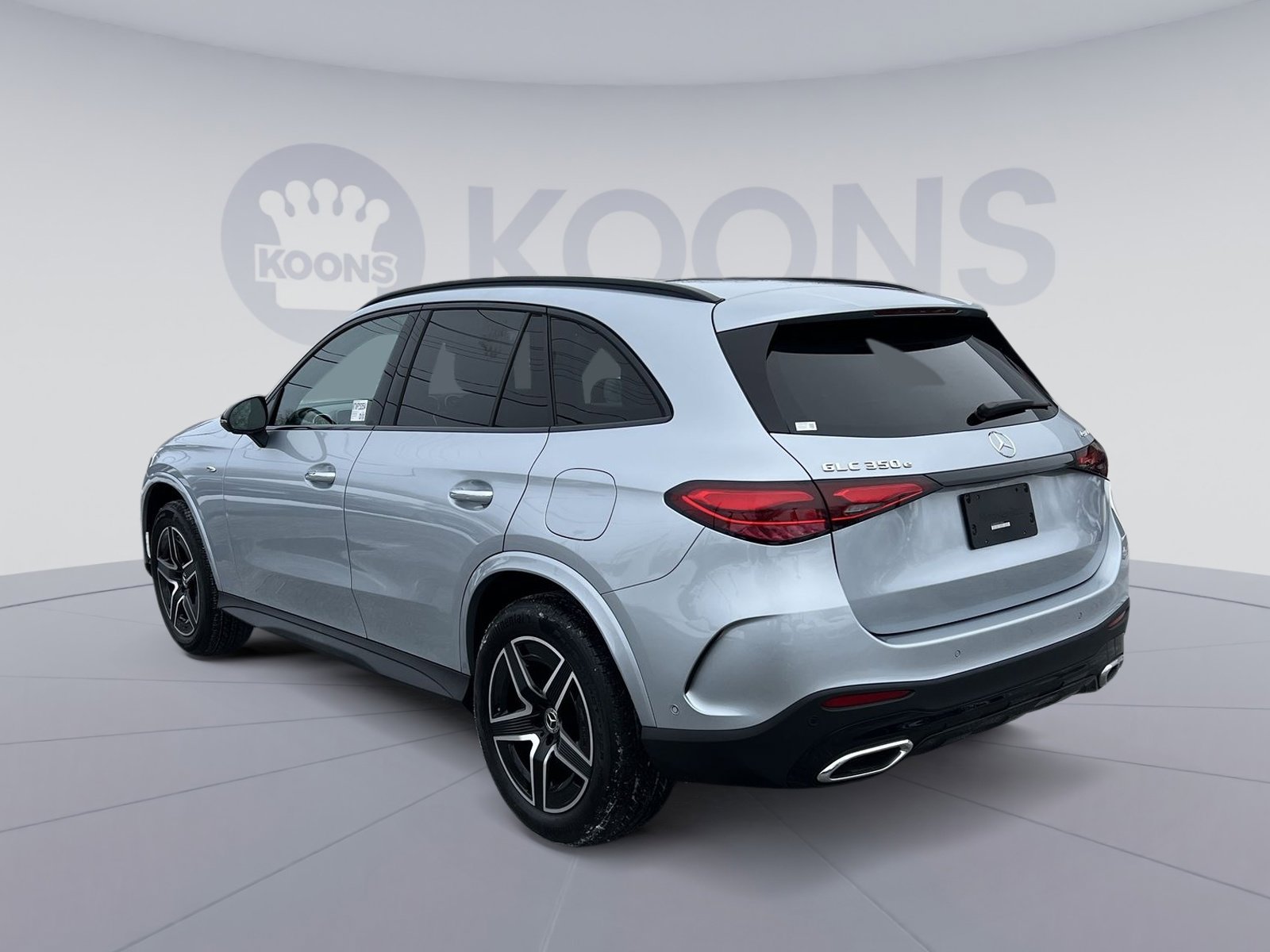 Used 2025 Mercedes-Benz GLC 350e 4MATIC image 4