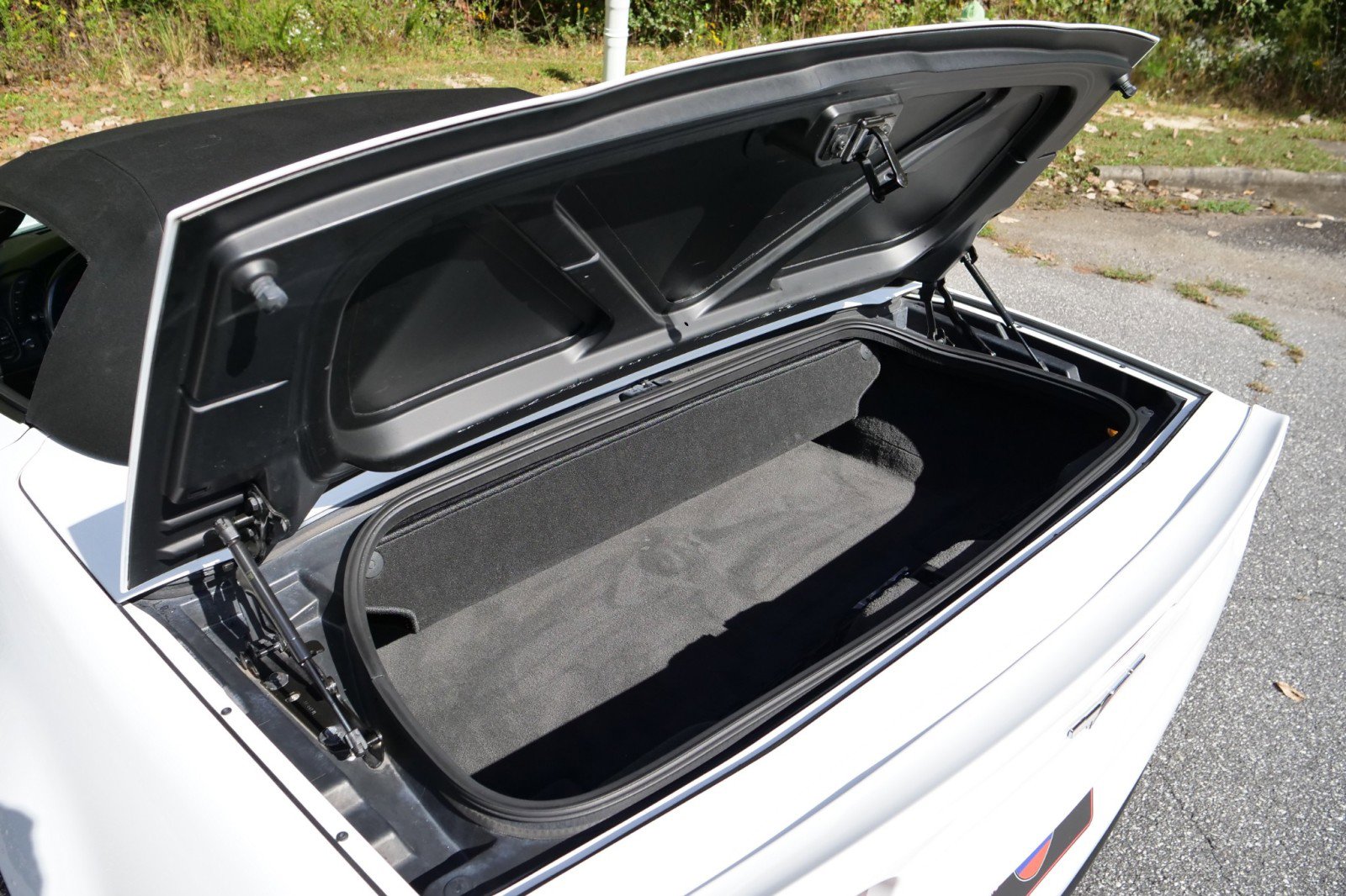 Used 2012 Chevrolet Corvette Grand Sport w/ 3LT Preferred Equipment Group image 28