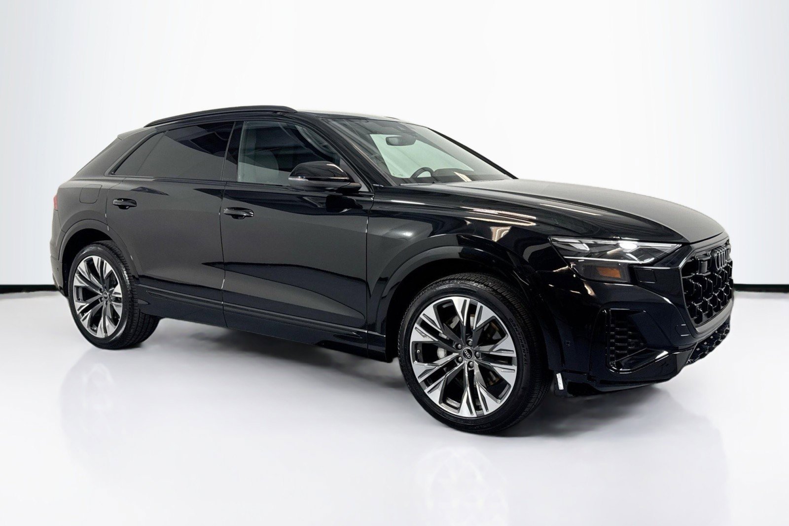 Used 2025 Audi Q8 Premium w/ Black Optic Package AWD/4WD image 3