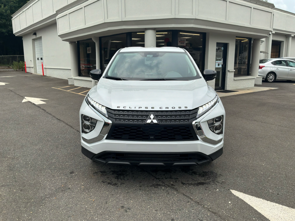 New 2025 Mitsubishi Eclipse Cross LE AWD/4WD image 2