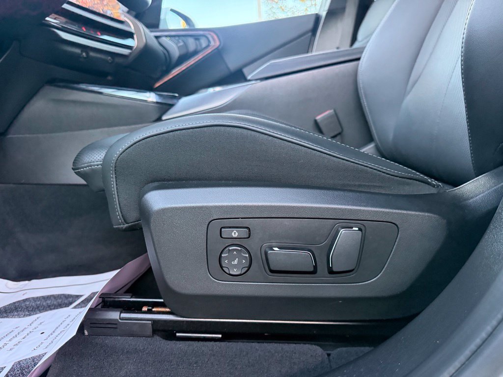 Used 2025 BMW X3 xDrive30i AWD/4WD image 13