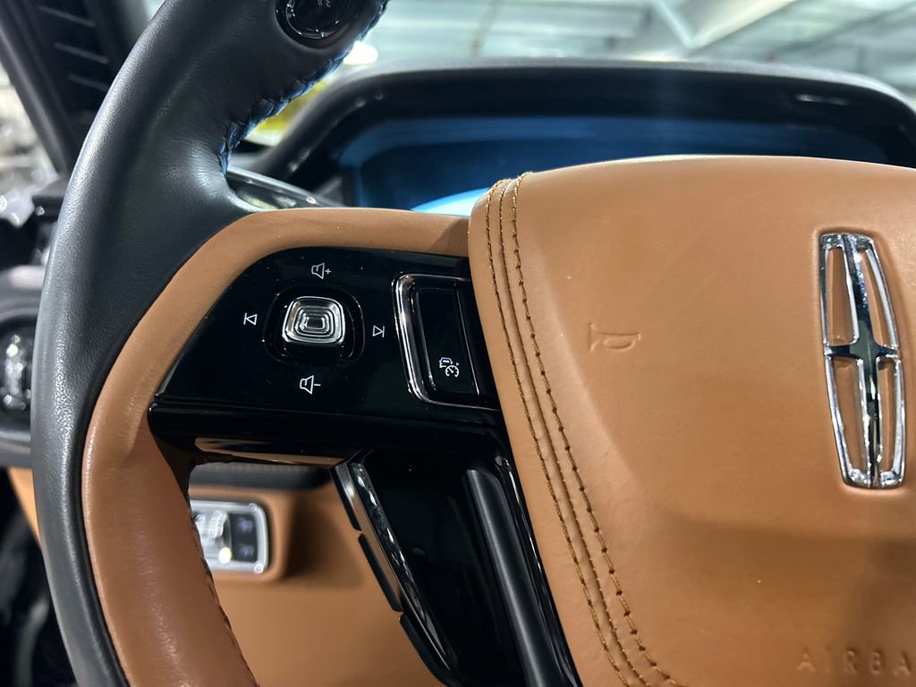 Used 2023 Lincoln Aviator Black Label w/ Dynamic Handling Package AWD/4WD image 12