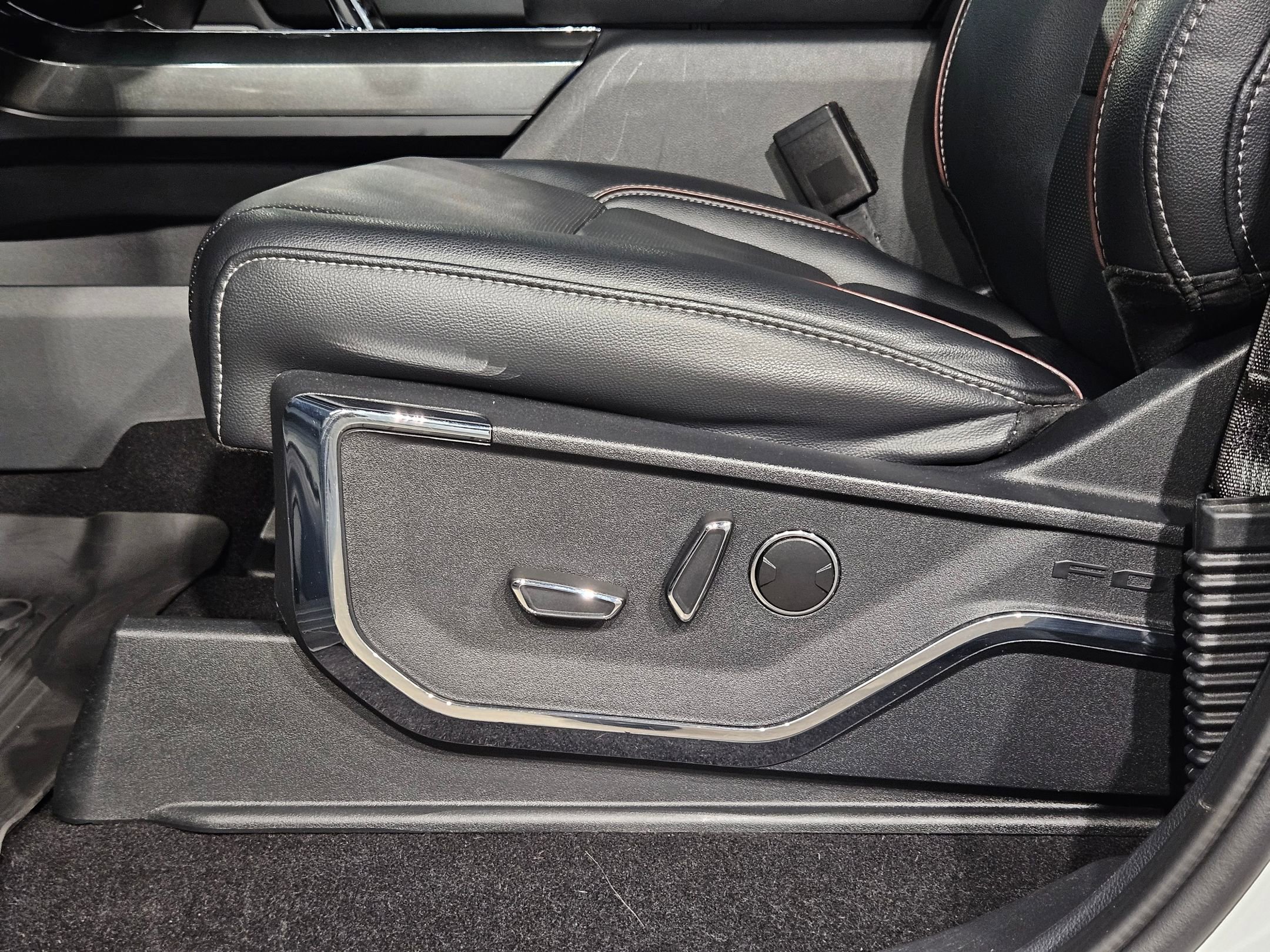 Used 2023 Ford F150 Lariat w/ Equipment Group 502A High image 23