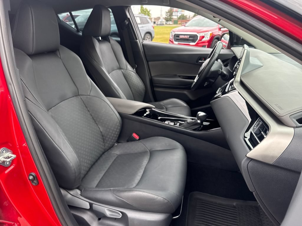 Used 2022 Toyota C-HR Limited FWD image 12