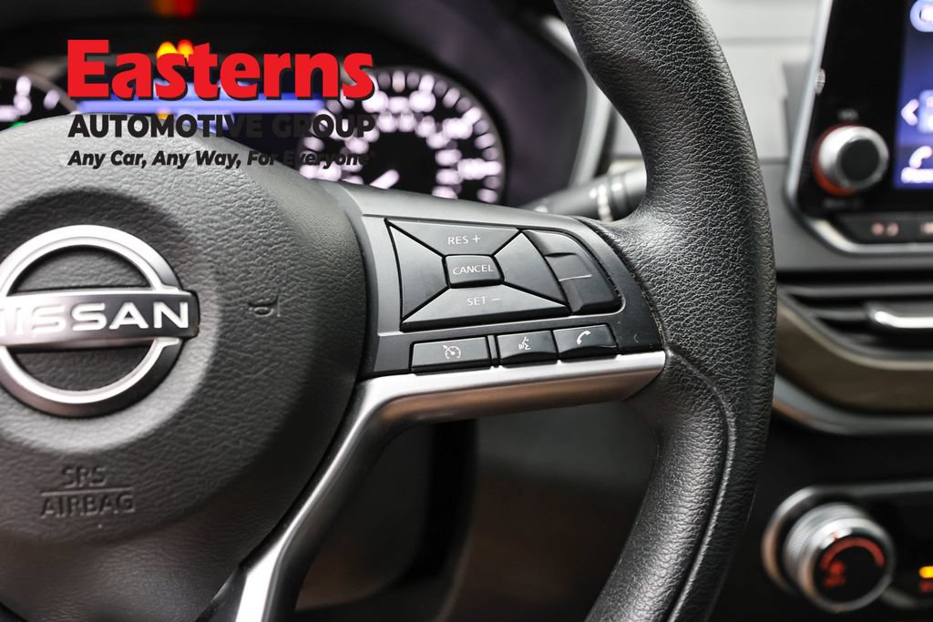 Used 2023 Nissan Altima 2.5 SV FWD image 16