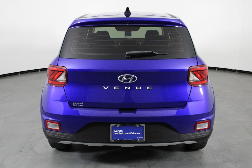 Certified 2021 Hyundai Venue SE image 9