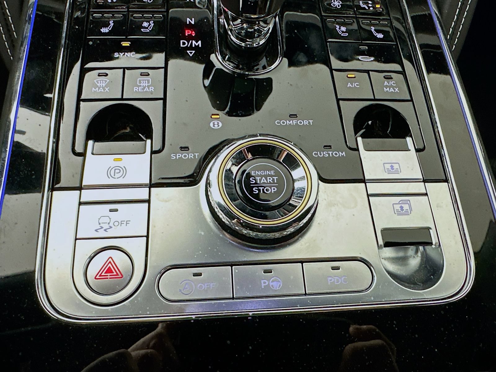 Used 2024 Bentley Flying Spur V8 AWD/4WD image 30