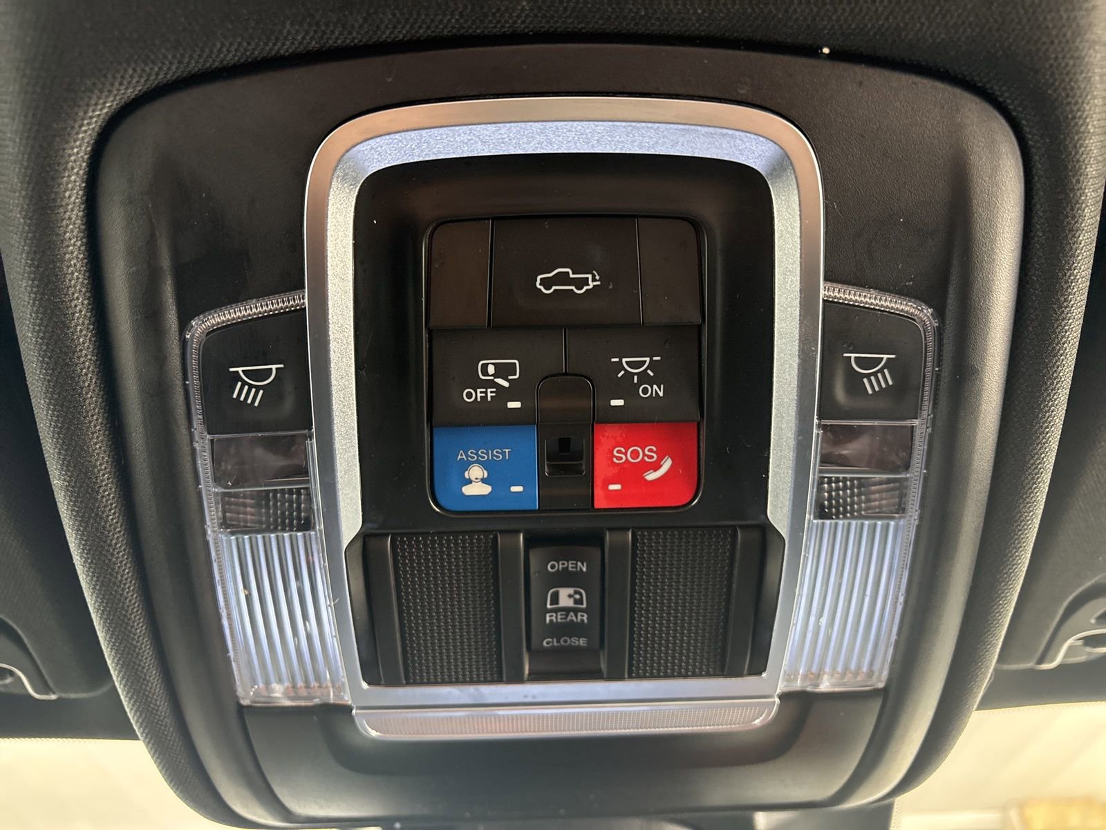 Used 2022 RAM 1500 Laramie w/ Sport Appearance Package image 20