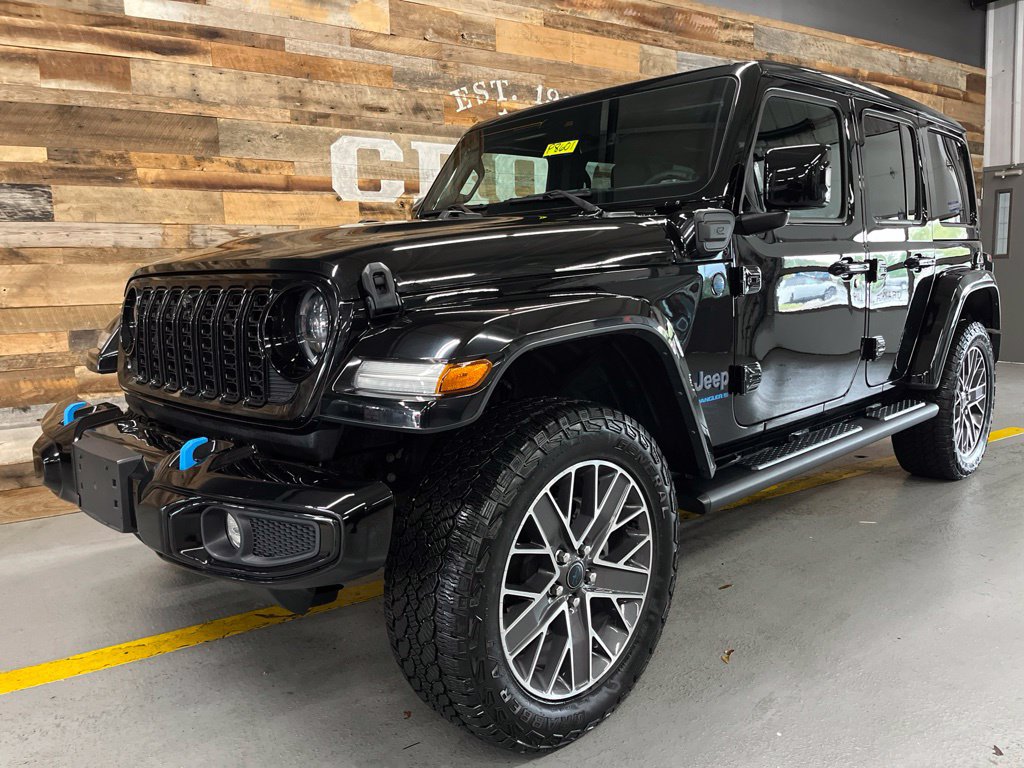 Used 2024 Jeep Wrangler High Altitude AWD/4WD image 14