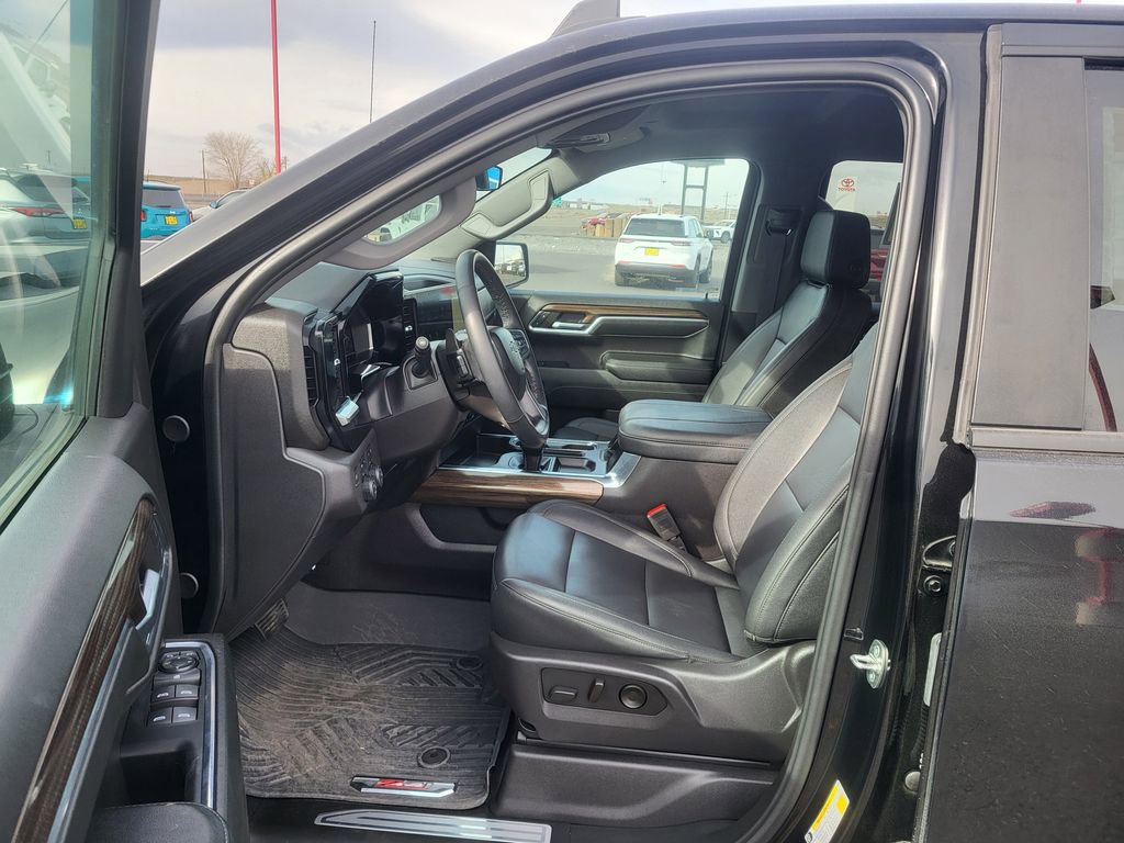 Used 2024 Chevrolet Silverado 1500 LT Trail Boss w/ LT Trail Boss Premium Package image 10