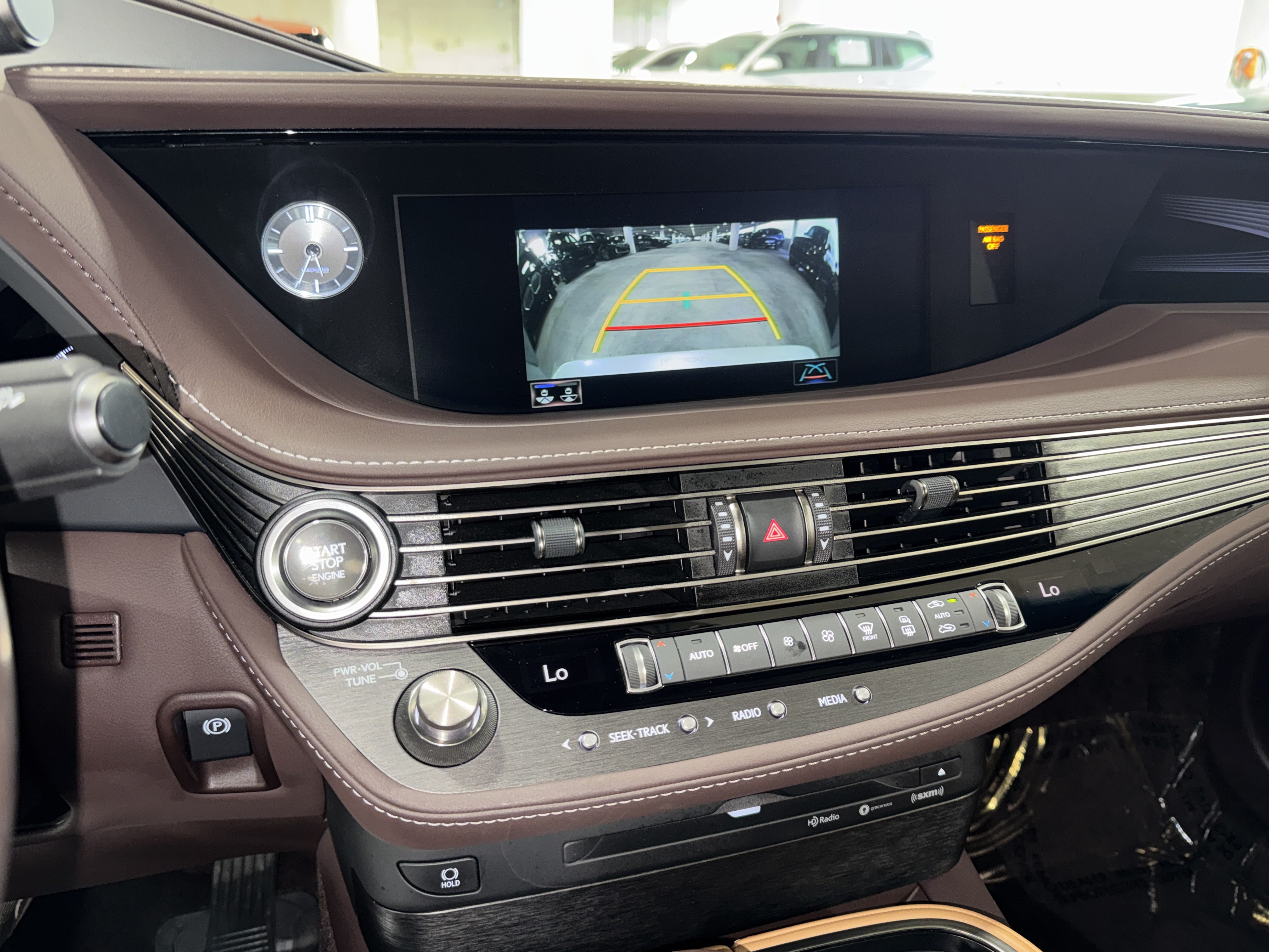Used 2019 Lexus LS 500 w/ Accessory Package (Z2) RWD image 27