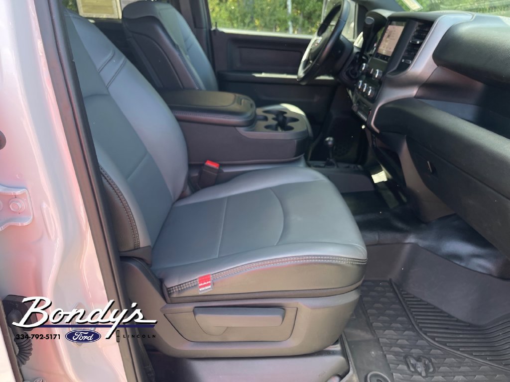 Used 2024 RAM 3500 Tradesman w/ Chrome Appearance Group AWD/4WD image 18