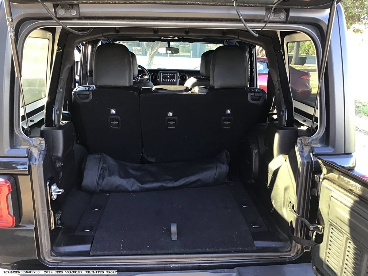 Used 2019 Jeep Wrangler Unlimited Sport AWD/4WD image 10