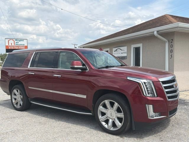 Used 2018 Cadillac Escalade ESV Luxury RWD image 3