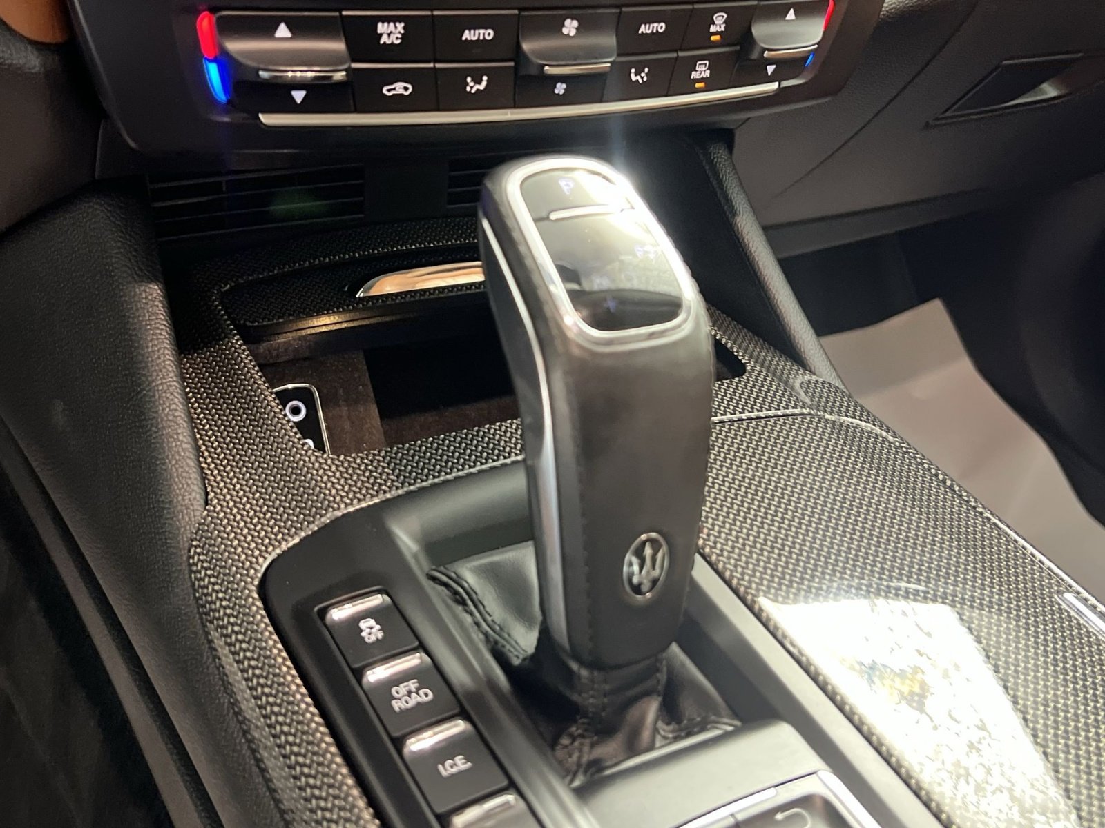 Used 2019 Maserati Levante image 22