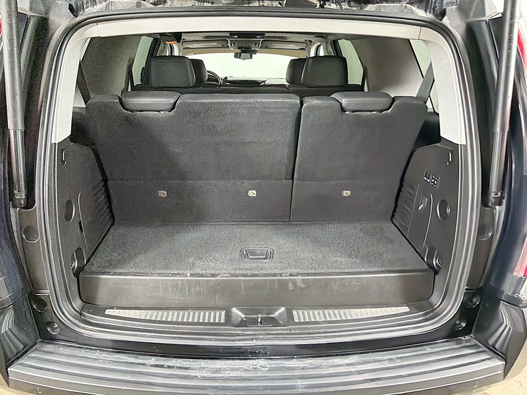 Used 2018 Cadillac Escalade Premium Luxury image 19