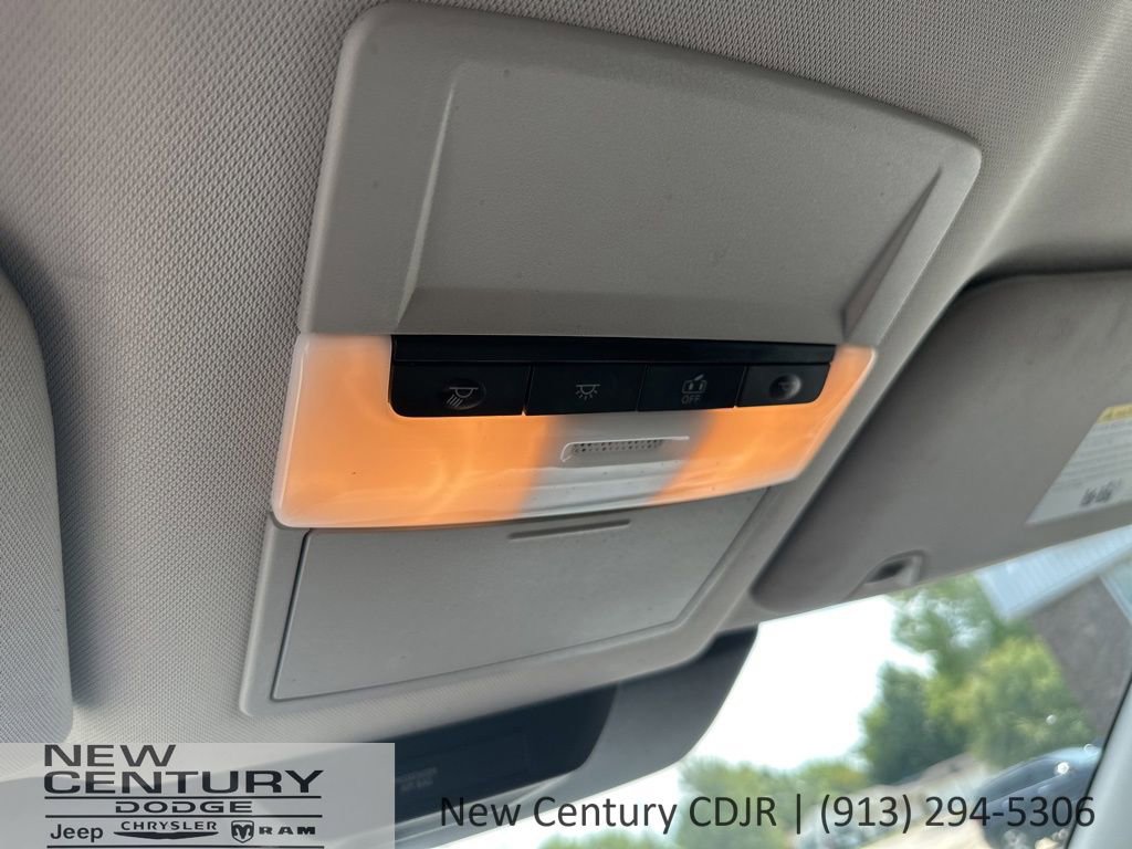 Used 2023 Nissan Pathfinder S image 23