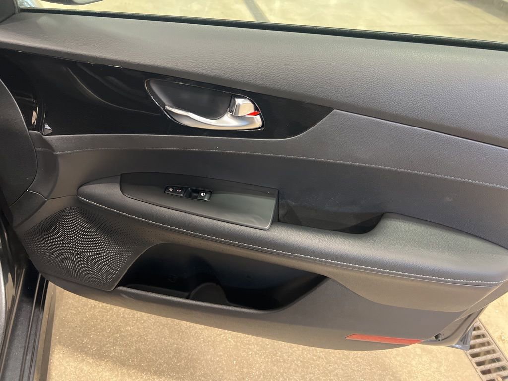 Certified 2024 Kia Forte GT-Line image 21