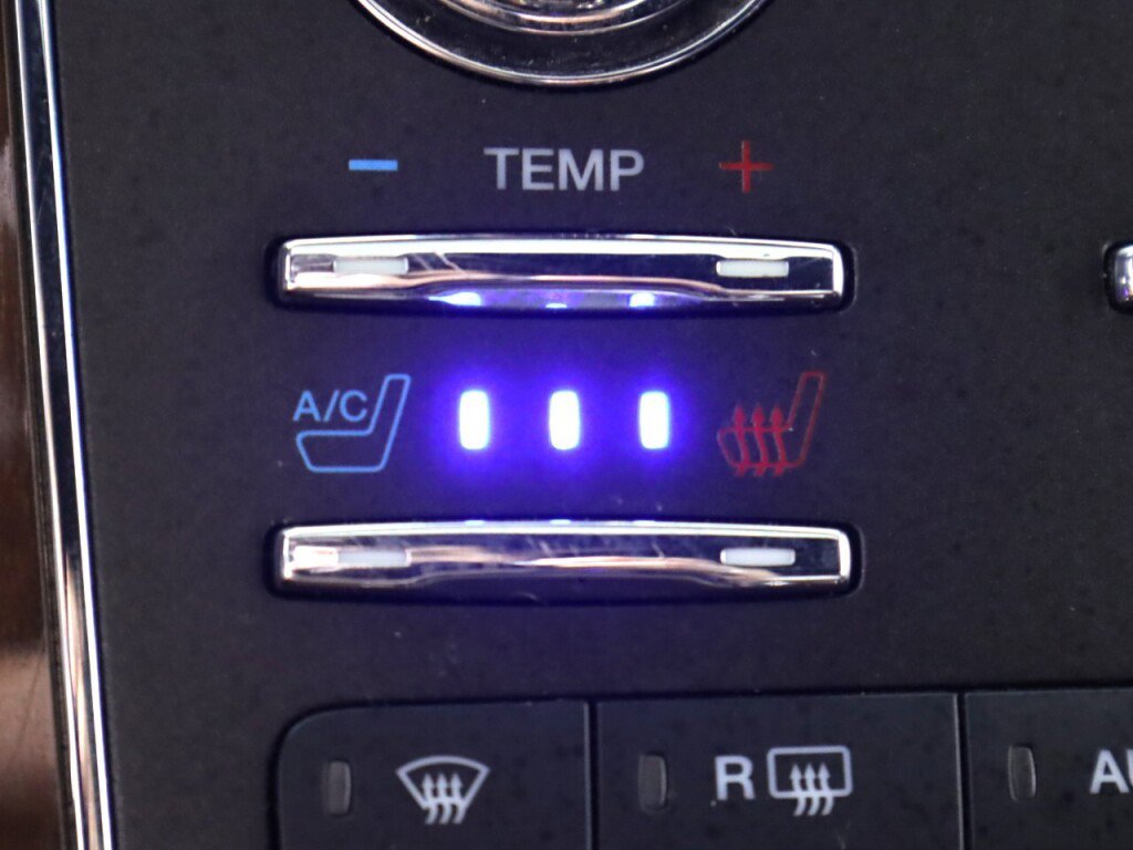 Used 2016 Lincoln Navigator Select RWD image 24