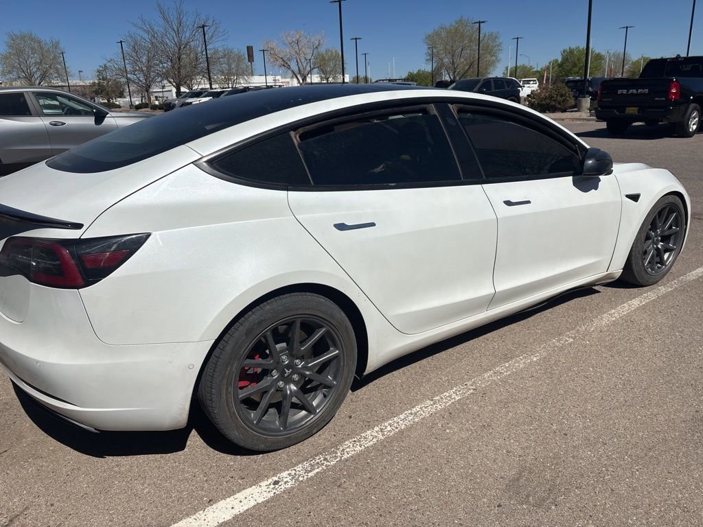 Used 2020 Tesla Model 3 Standard Range Plus image 3