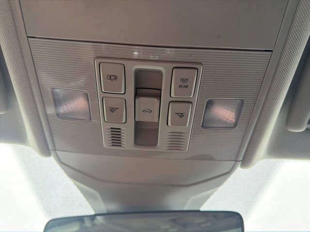 Used 2024 Volkswagen Jetta SE FWD image 35