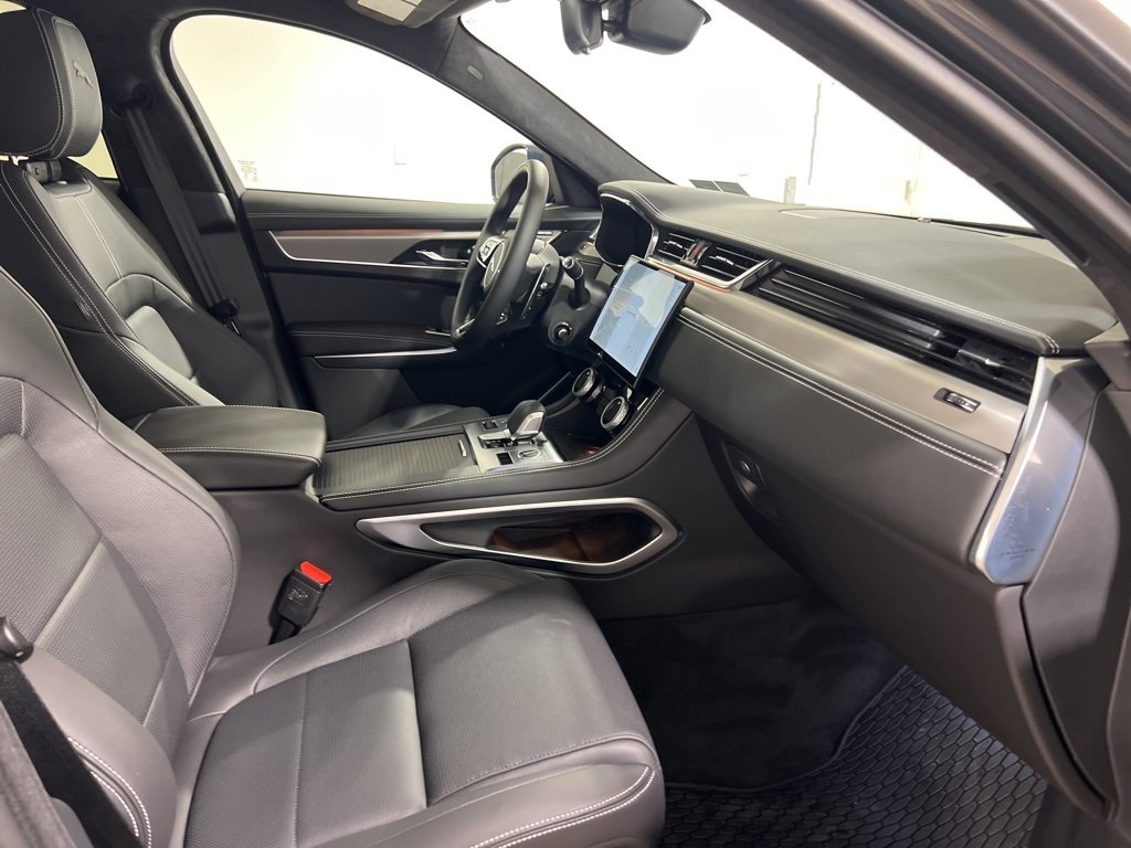 New 2025 Jaguar F-PACE R-Dynamic S image 25