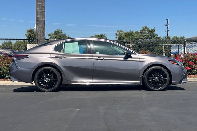 Used 2023 Toyota Camry XSE FWD image 3
