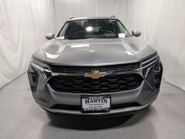 New 2026 Chevrolet Trax LT w/ Sunroof Package FWD image 8