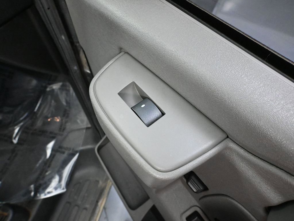 Used 2018 GMC Savana 2500 image 39