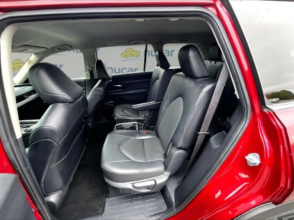 Used 2025 Toyota Grand Highlander AWD image 15