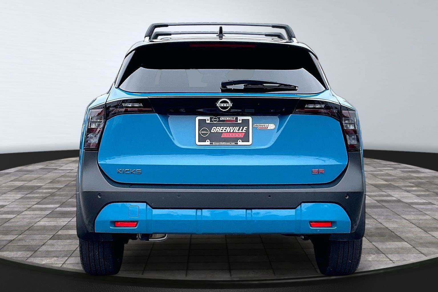 Certified 2026 Nissan Kicks SR FWD image 5