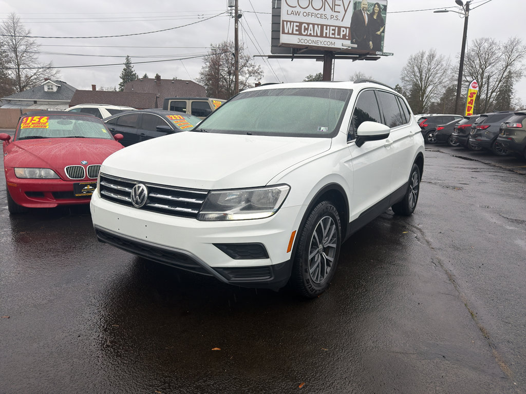 Used 2019 Volkswagen Tiguan SE w/ Panoramic Sunroof Package image 2