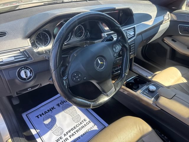 Used 2010 Mercedes-Benz E 550 4MATIC Sedan image 13